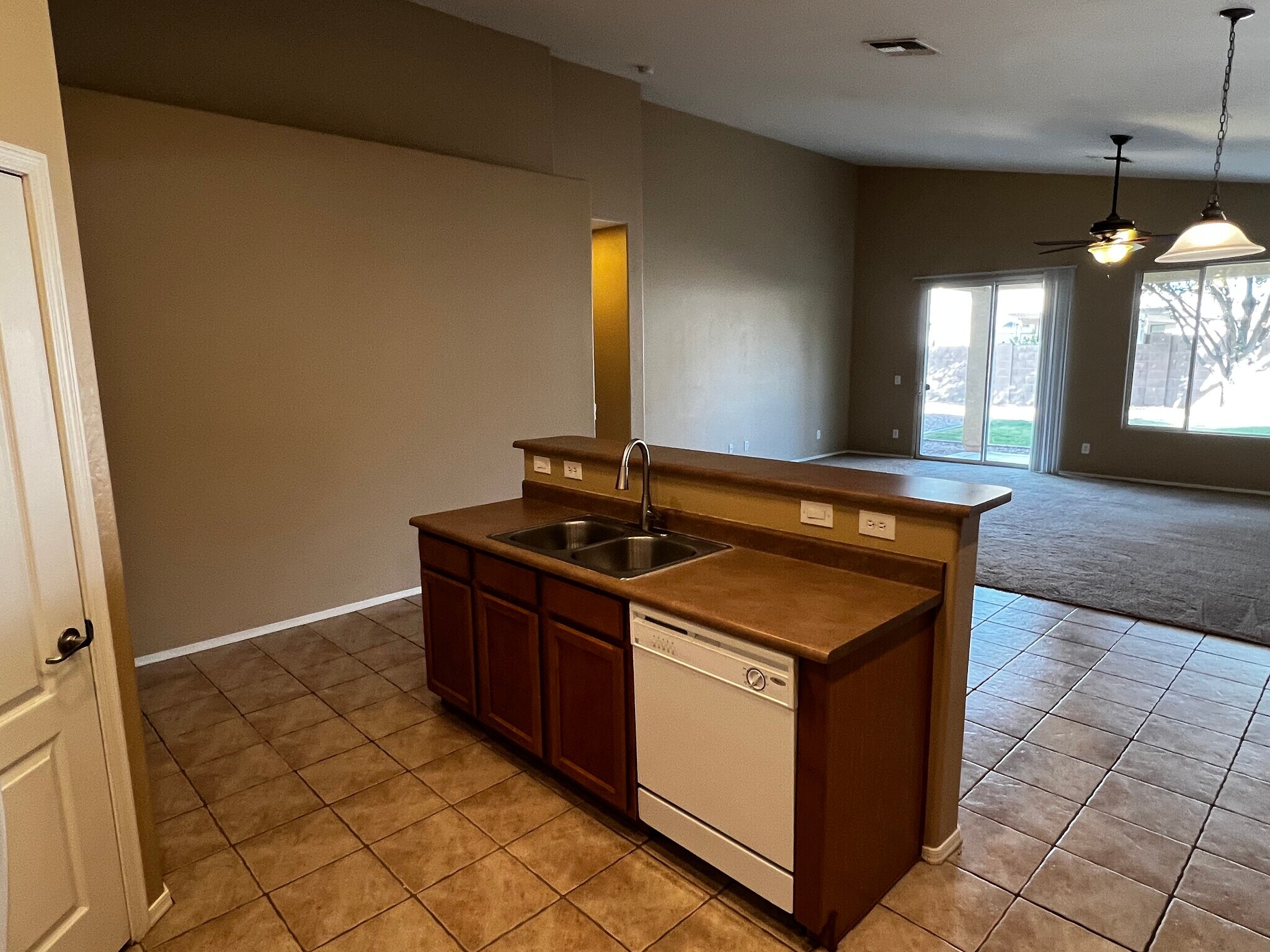 Building Photo - 21992 E Camina Plata