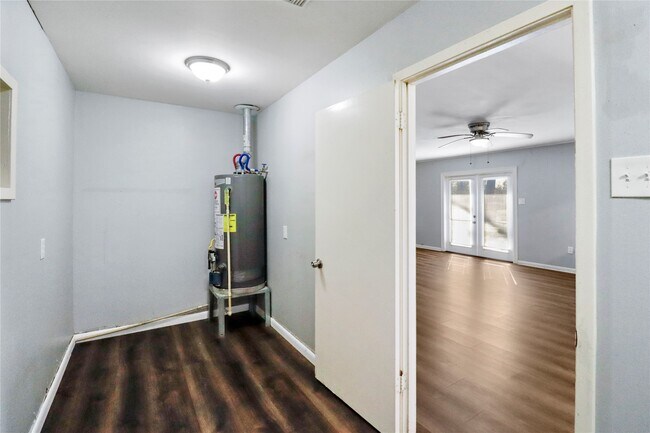 Building Photo - 238 Sleepy Hollow Dr