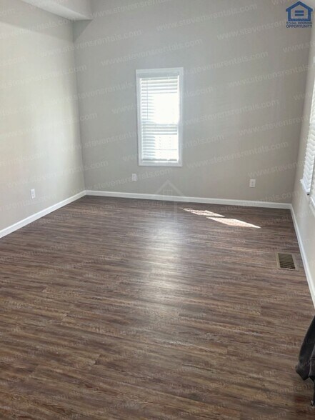 Building Photo - 107 Walker St