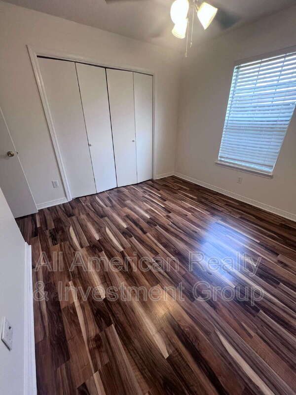 Building Photo - 1721 Colonial Ct