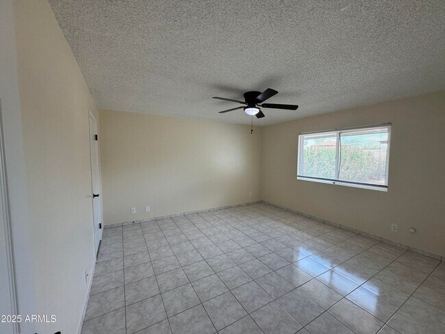 Building Photo - 5502 W Frier Dr