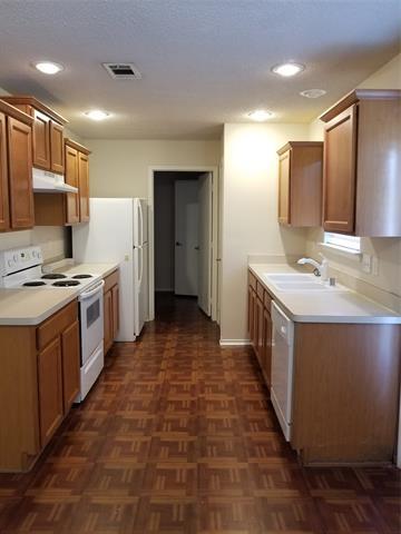 Building Photo - 305 Deer Run Dr