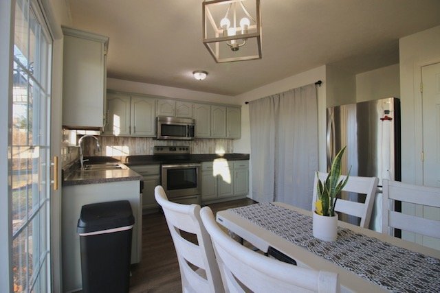 Building Photo - Available September 1st - This Home is Wai...