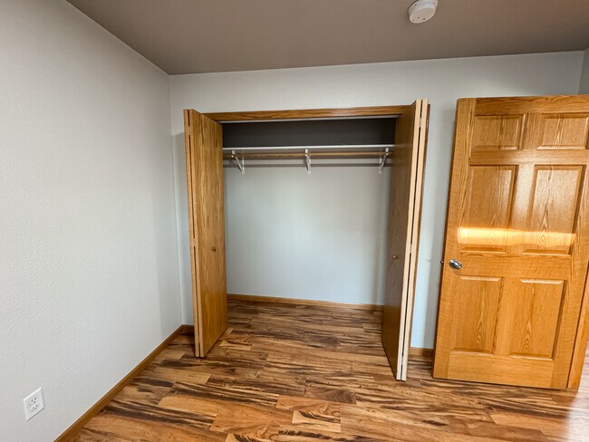 Building Photo - Theater Apartments Beulah