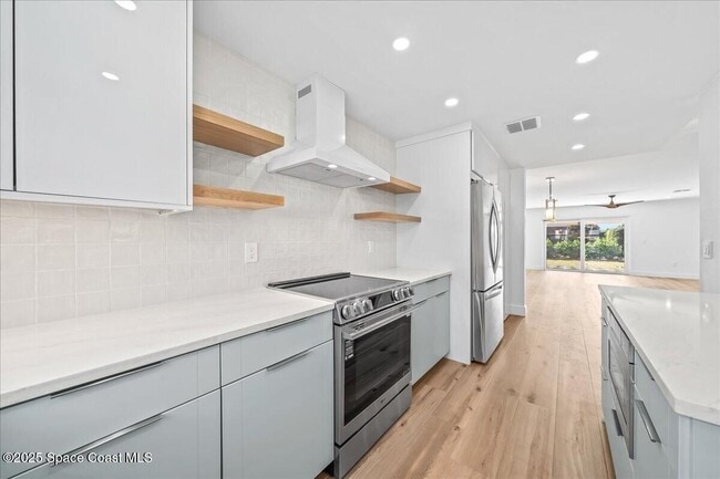 Building Photo - 201 Fifth Ave