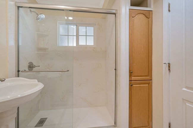 Building Photo - Charming 3-Bedroom 2-Bathroom Campbell Home