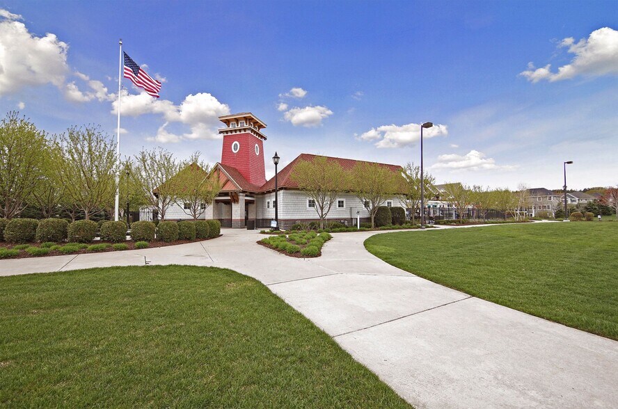 Building Photo - 10749 Falling Water Ln