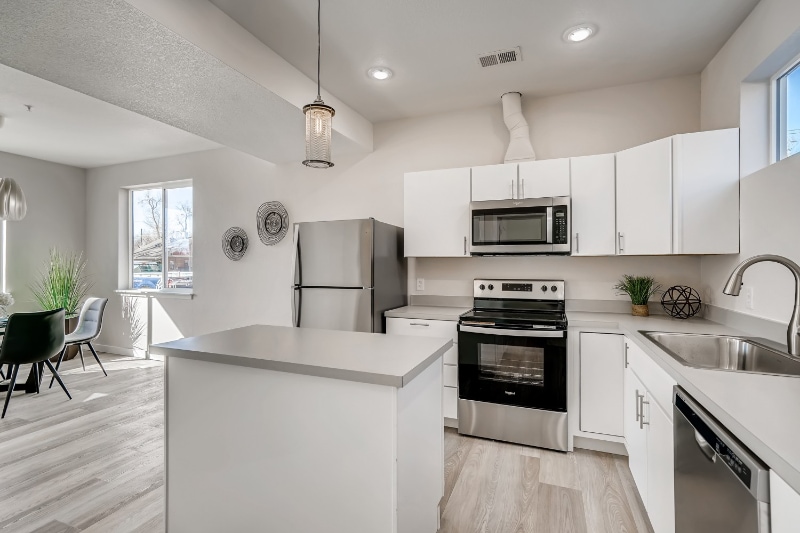 Building Photo - 708 Martin St