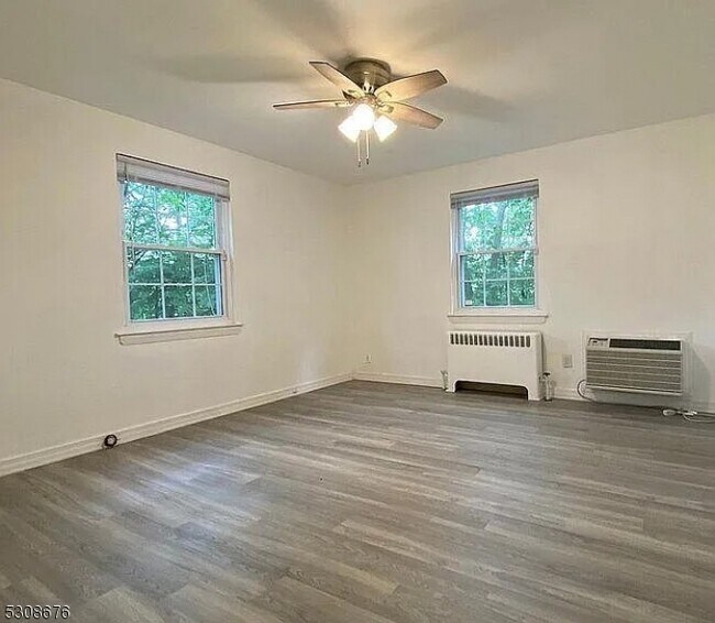 Building Photo - 82 Clark Ct