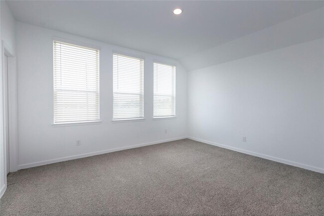Building Photo - 4022 Balboa Dr