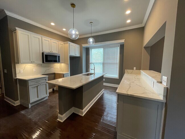 Building Photo - 1515 Chamberlain Ave