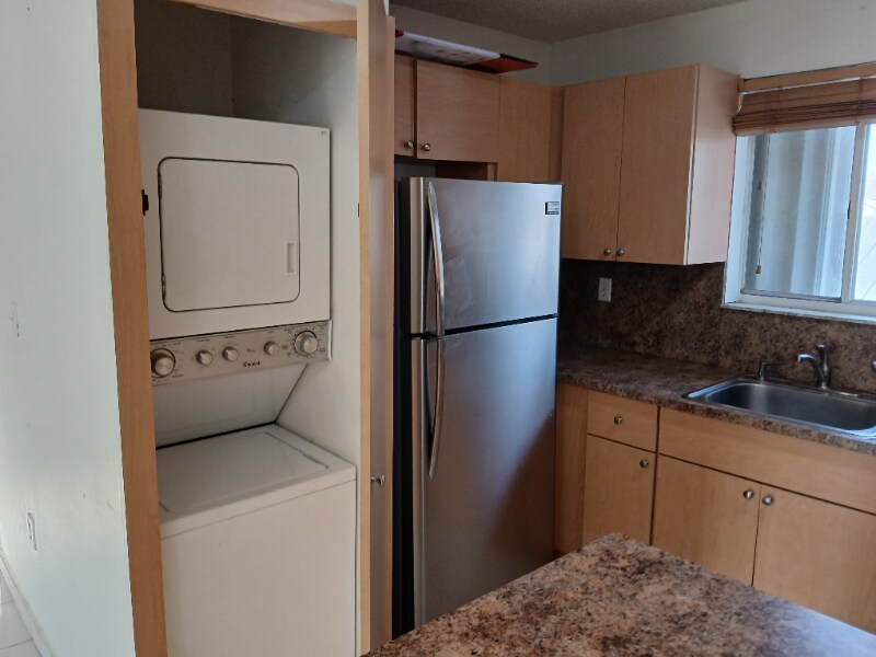 Building Photo - 3254 W 70th St