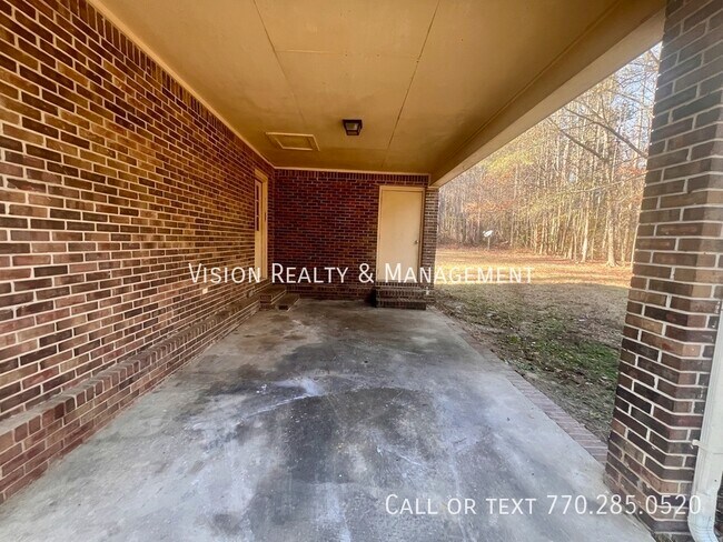 Building Photo - 27 Monroe Rd