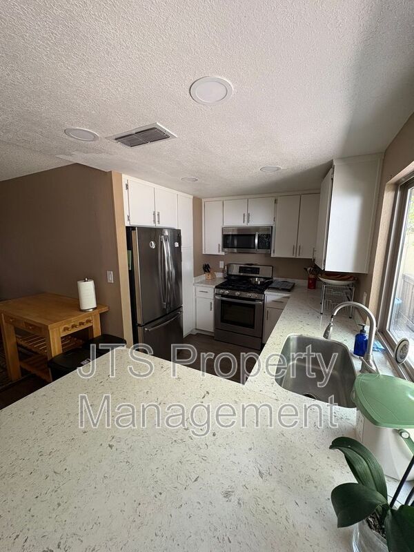 Building Photo - 6913 Navarro Ct