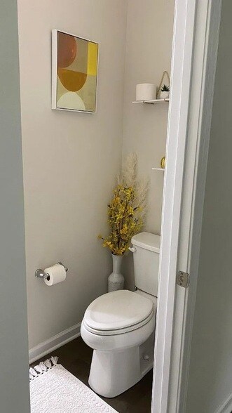 Building Photo - 2008 Hemlock Ln