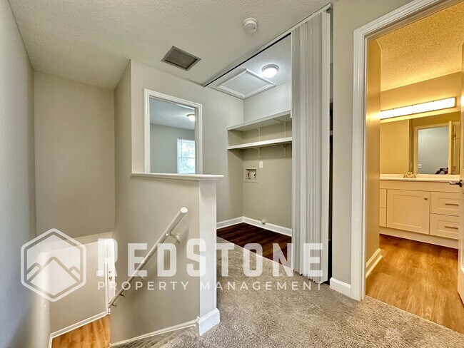 Building Photo - 727 S Broad St