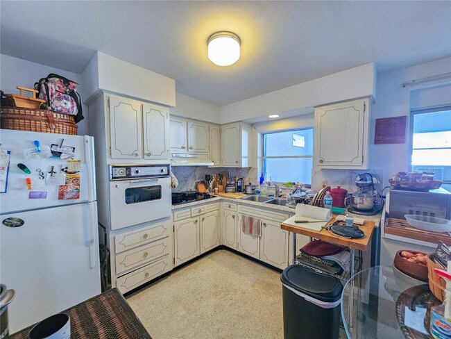 Building Photo - 2066 High Ridge Dr