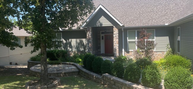Primary Photo - Wonderful home on the Scotsdale Golf cours...