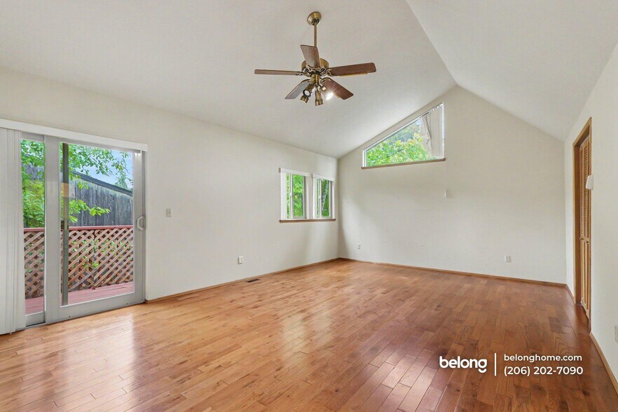 Building Photo - 14124 Phinney Ave N