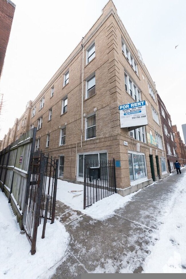 Building Photo - 5665 N Ridge Ave