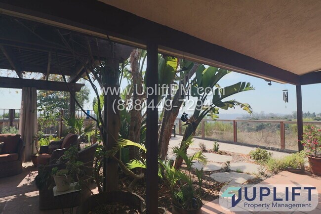 Building Photo - 2655 Chauncey Dr