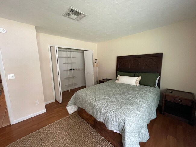 Building Photo - Updated 3BR/2BA Home in Dunnellon – Furnished Option & Extra Storage