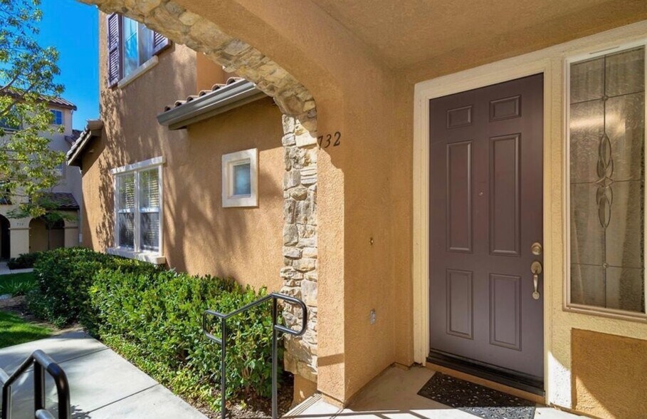 Building Photo - 732 Portside Pl