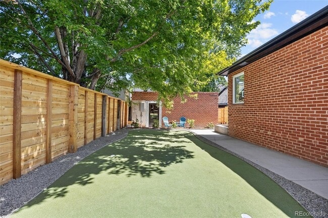 Building Photo - 550 S Franklin St