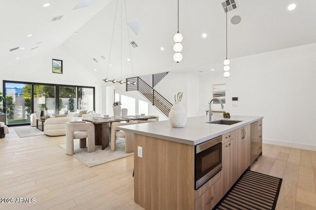 Building Photo - 6330 N 10th Dr