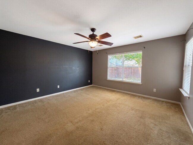 Building Photo - 8102 Sanders Glen Ln
