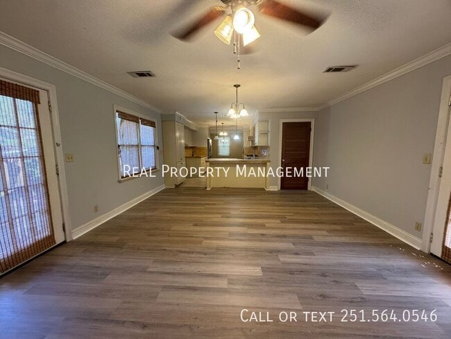 Building Photo - 1063 Midmoor Dr