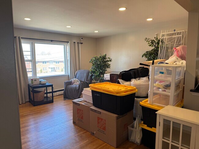 Building Photo - 54 Brighton Ave