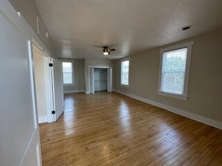 Main Bedroom - 15 N Muessing St