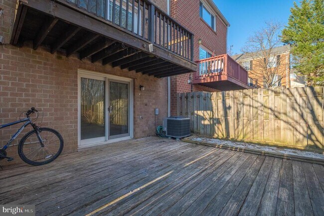 Building Photo - 10661 High Beam Ct