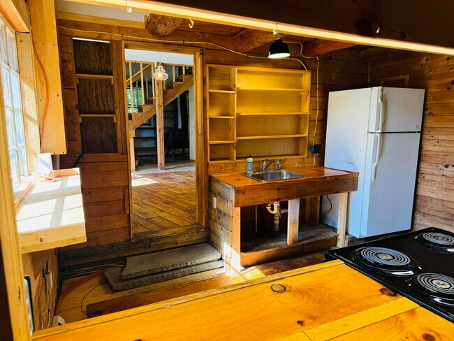 Building Photo - 369 Camp Rd