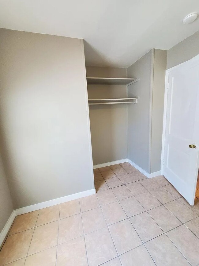 Building Photo - Recently updated 2BR home near Shunga Park!