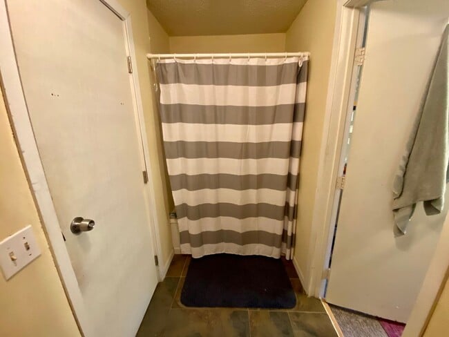 Building Photo - Remodeled Home near U of M! Must See 5BD/2BA Property!