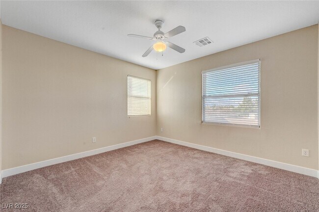 Building Photo - 494 Groft Way