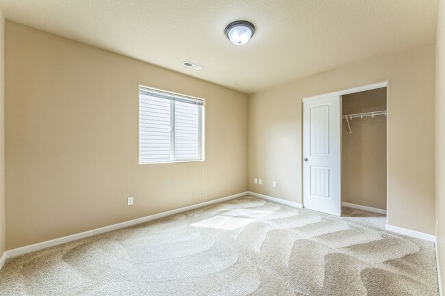 Building Photo - Memorial Day Special!  $500 gift card