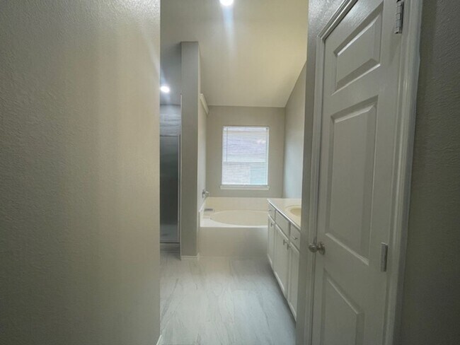 Building Photo - 3208 Black Ranch Court