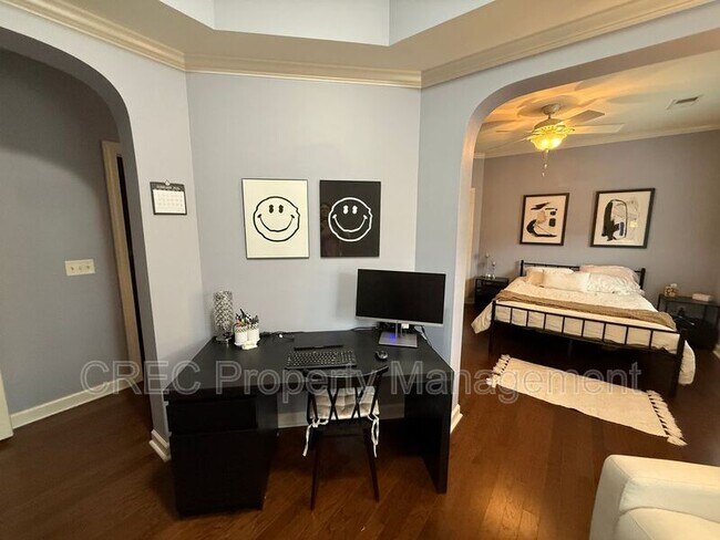 Building Photo - 1202 Grove Park Dr