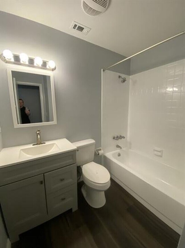 Building Photo - AVAILABLE FEBRUARY – UPDATED 3 BEDROOM / 2 BATH HOME IN EUSTIS