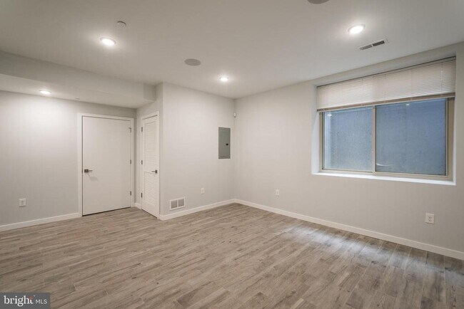 Building Photo - 1524 N 8th St