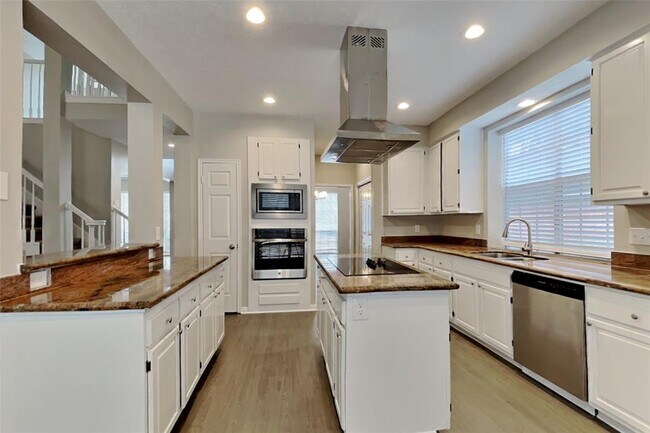 Building Photo - 5011 Greenriver Valley Dr