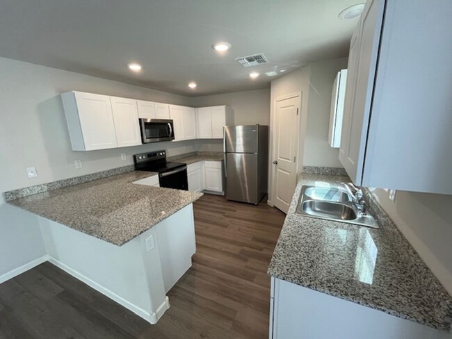 Building Photo - Newer Build 4 Bed/2 Bath In Arizona City