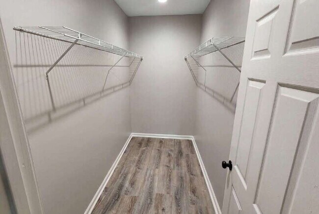 Building Photo - 226 Polar Rock Rd SW