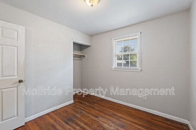 Building Photo - 3008 Claudia Dr