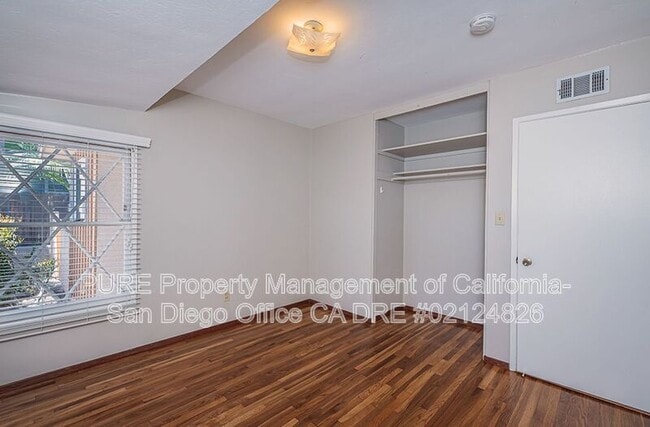 Building Photo - 6517 Delbarton St