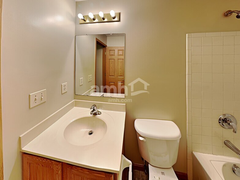 Building Photo - 2127 Staghorn Way