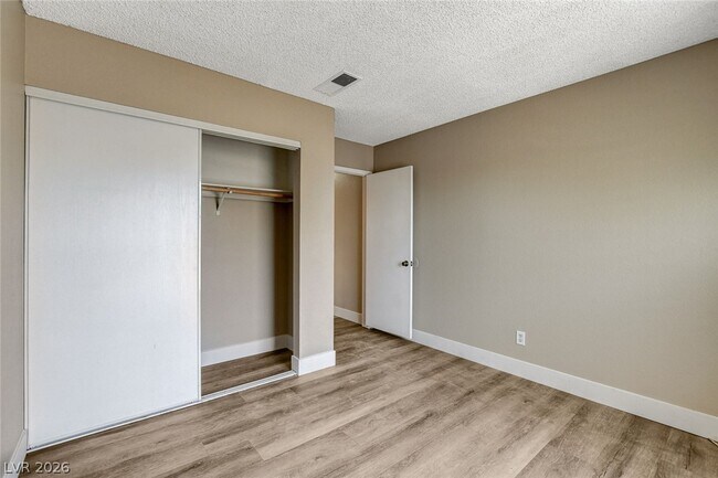 Building Photo - 6632 Wheelbarrow Peak Dr